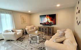 Spacious Buffalo Home Near Niagara Fall, Bills Stadium, Buffalo Airport